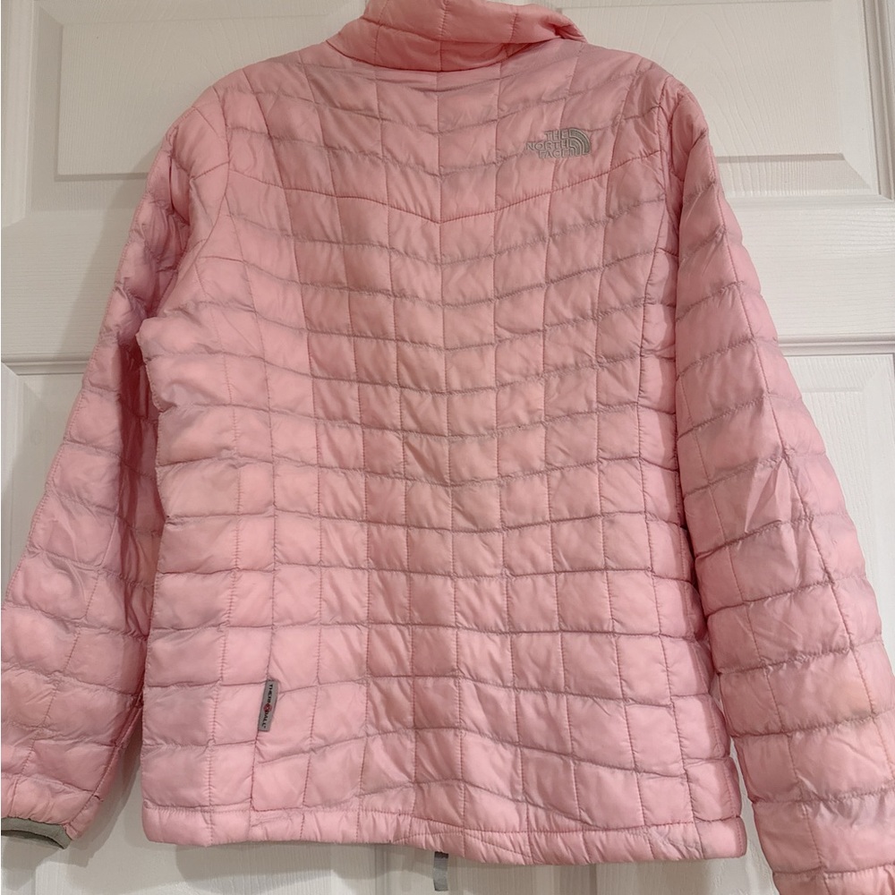 The North Face Light Pink Quilted Jacket
Size 10/12 - Picture 11 of 14